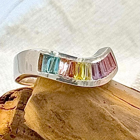 Sterling Silver multi color, flat band with front asymmetrical wave - Picture 2 of 6